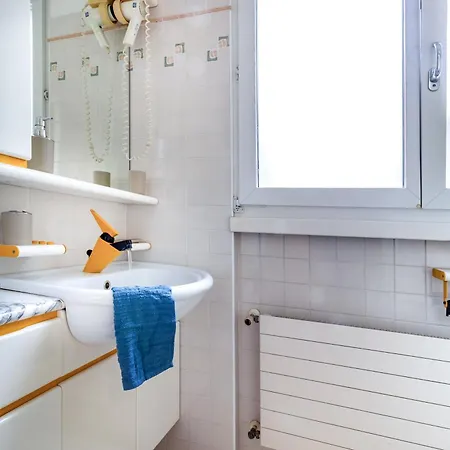 Lakeside Village Apartment, Lugano