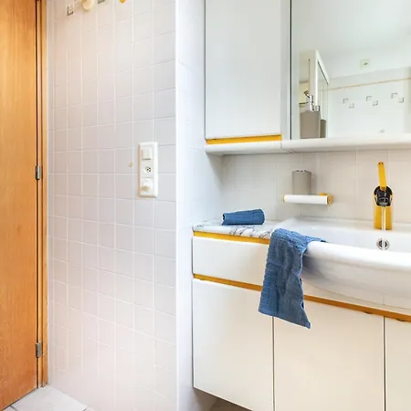 Lakeside Village Apartment, * Lugano